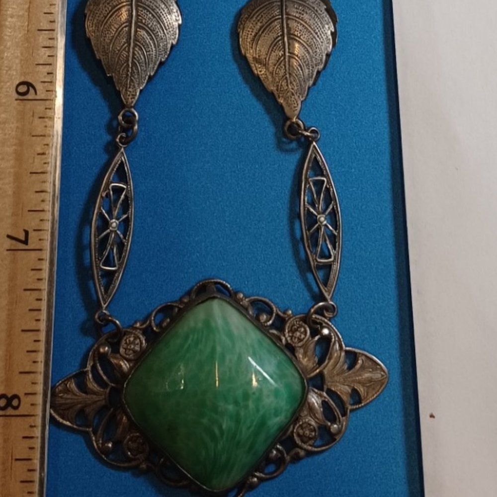 VINTAGE unsigned necklace